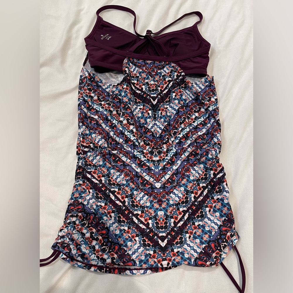 Colorful Patterned Athletic Top - Picture 2 of 4